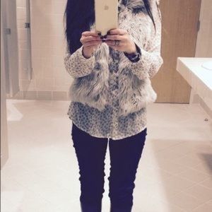 ✨Gray faux fur vest ✨